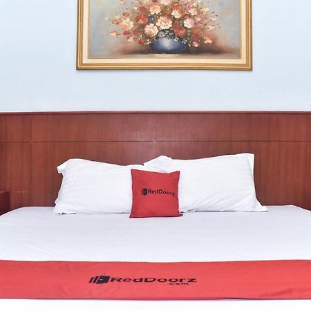 Hotel Reddoorz Near Kampung Warna Warni Malang Exterior foto