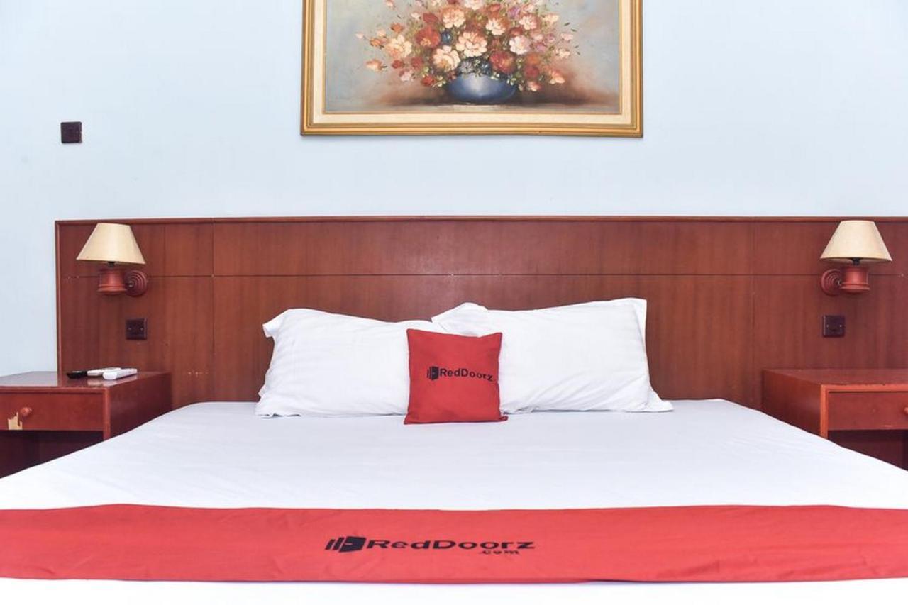 Hotel Reddoorz Near Kampung Warna Warni Malang Exterior foto